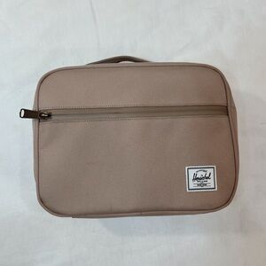 Herschel Supply Company Pop Quiz Lunch Box 5L
